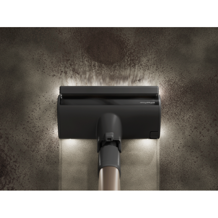 360° LEDs expose dust and dirt all around the AllFloor nozzle.