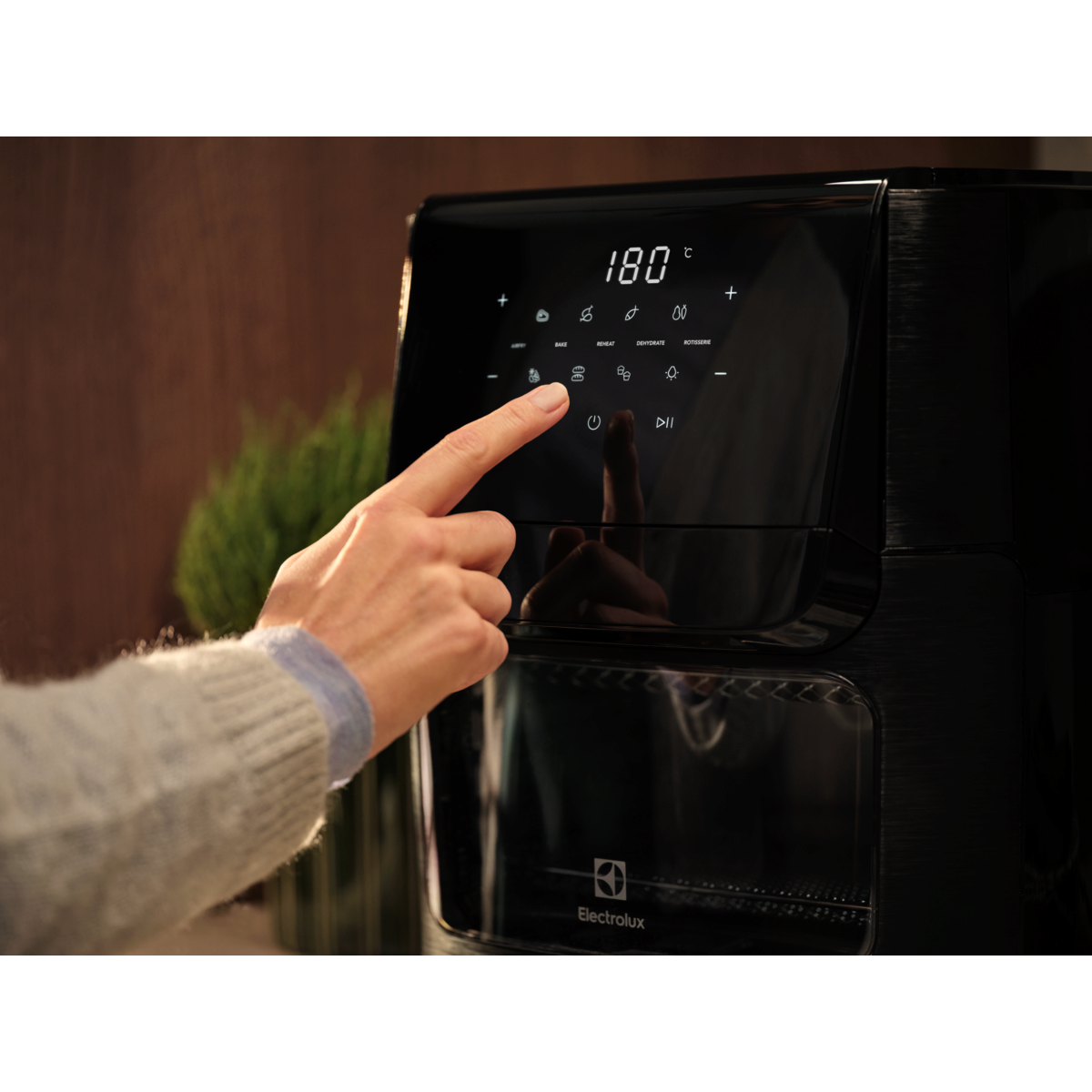 Electrolux - Friteze Furre me Ajer te Nxehte - EAF12B