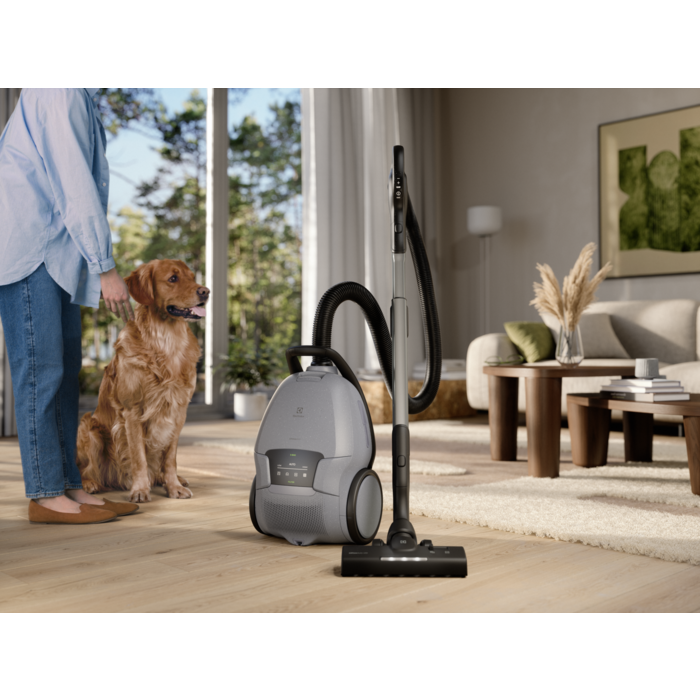 Electrolux - Vacuum Cleaner - EB81A3UG