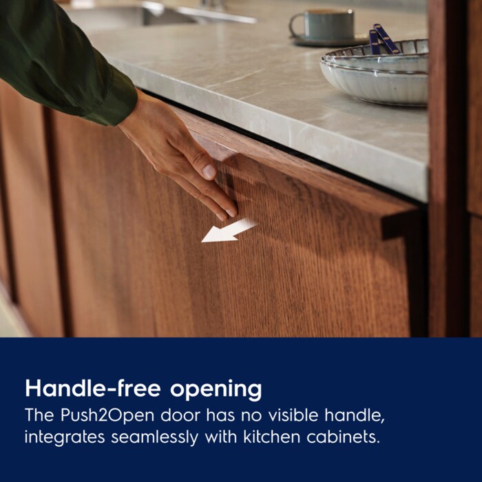 Handle-free opening with Push2Open door. Seamless integration. A gentle push at the top opens the handle-free, Push2Open door.