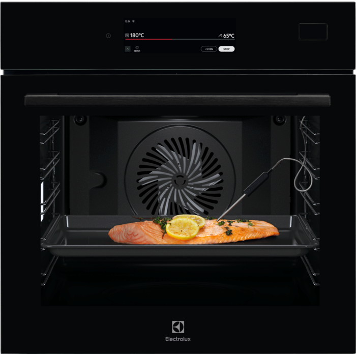 Electrolux 900 ProAssist with SteamPro Furrë