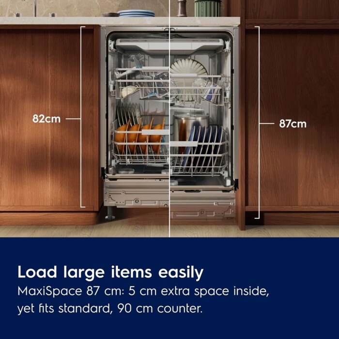 More space inside, yet fits under a standard kitchen counter. MaxiSpace: Extra room, yet fits 90 cm counter.