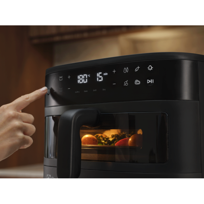 The 800 Dual Air Fryer offers presets and intuitive controls.