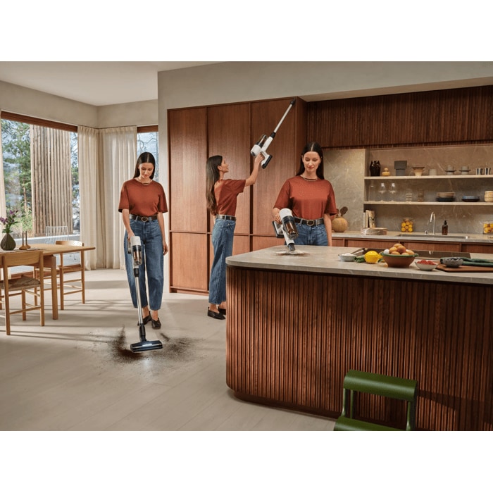 Powerful cleaning with light handling. From floor to ceiling.