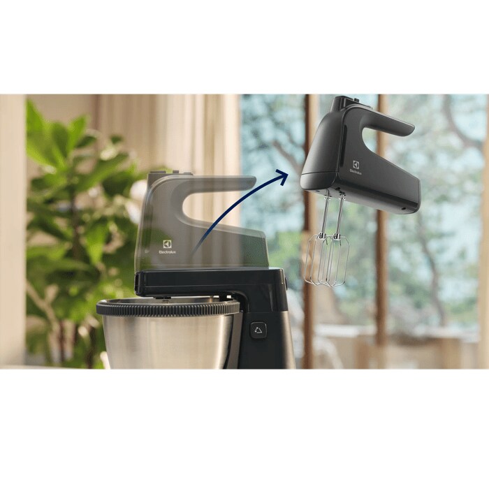 Stand mixer with a detachable handle for easy use and handling.