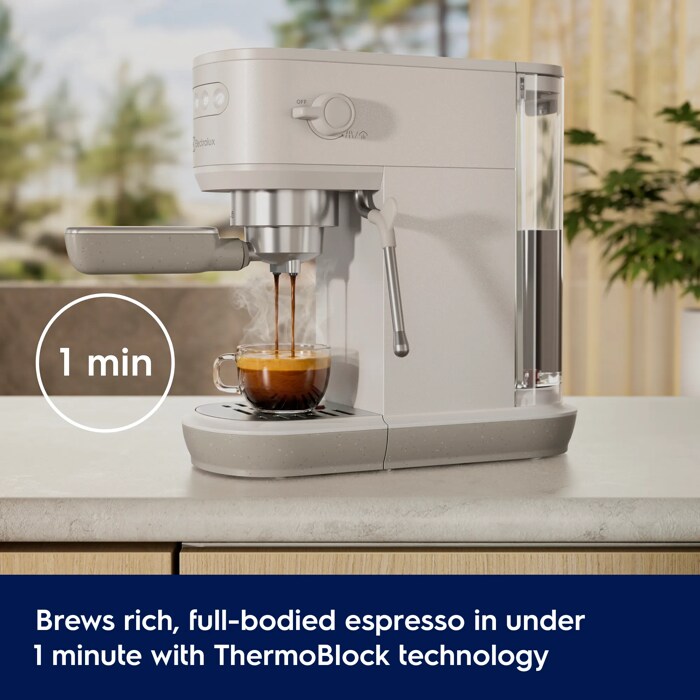 Brews espresso in less than 1 minute with Thermo Block technology.