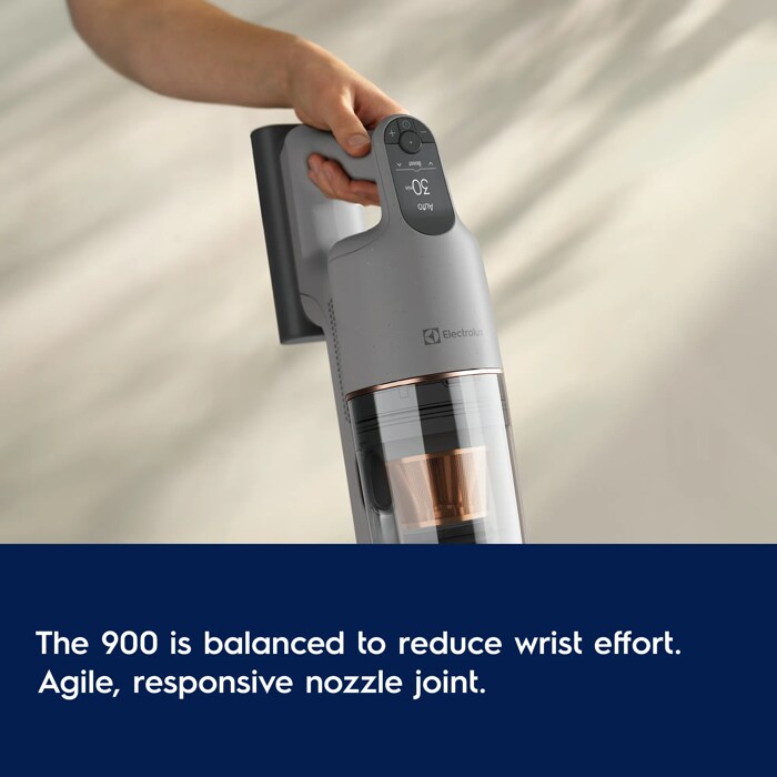 The 900 is balanced to reduce wrist effort.
Agile, responsive nozzle joint.