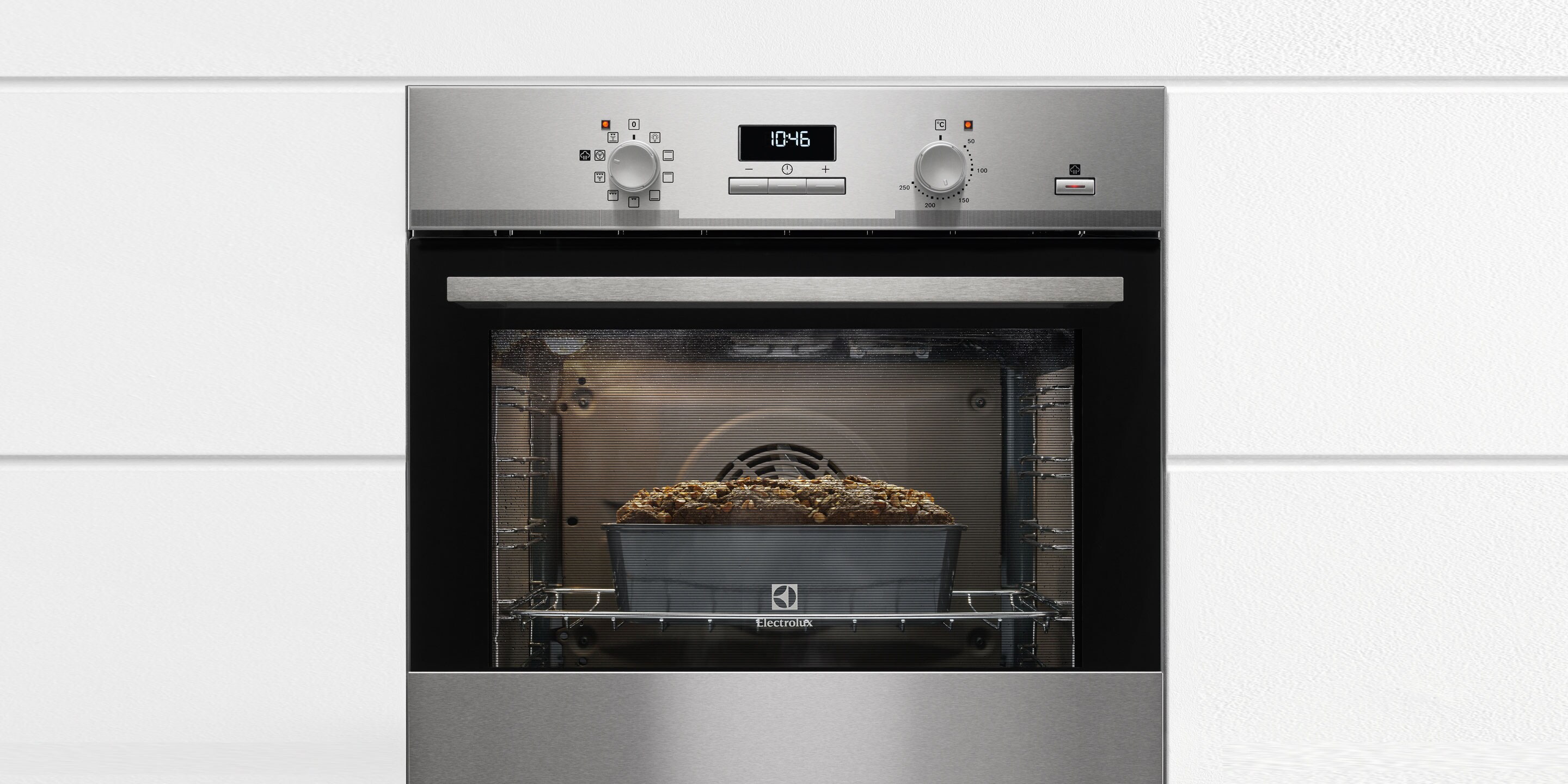 Pjekja e bukës në furrën Electrolux