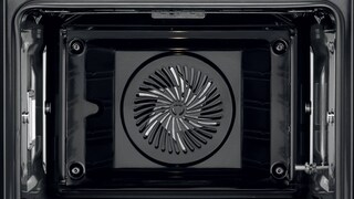 Enterieri i pastër i një furre Electrolux