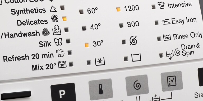 Paneli i ekranit UltraCare Eco që tregon një cikël larjeje me ujë të ftohtë