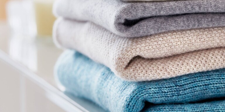 Një grumbull me rroba të leshta