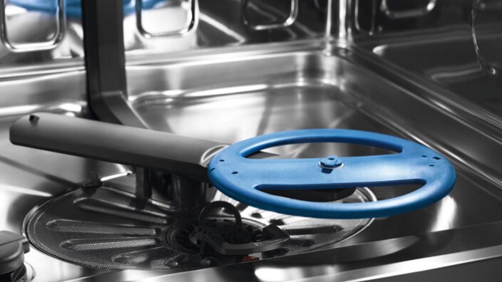 Dishwasher with MaxiFlex  drawer